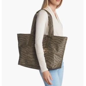 NWT $298 Michael Kors Large Tote Bag Olive Green